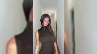 エロい自撮りを投稿している爆乳美女が望月乃々ちゃんのIカップ並のスタイルを見せつける！