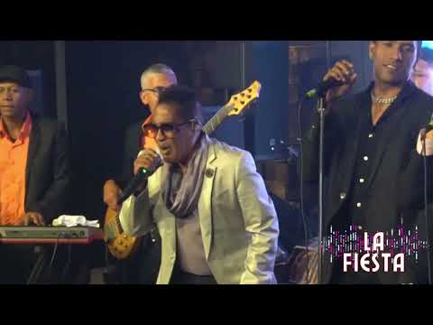 Suero De Amor, Kinito Méndez en vivo