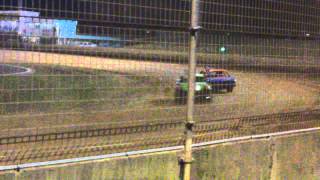 preview picture of video 'modified production sedans feature cairns speedway 21 9 13'