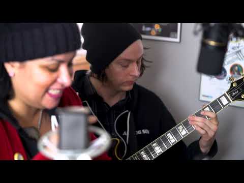 MM Live Sessions: Venus Cruz & Brant Williams "Boys of Summer"