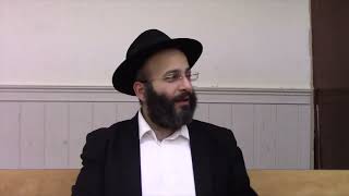 למה בחב''ד לא מקפידים על זמן רבינו תם בצאת שבת (הרב אלחנן משה נחמנסון) - התמונה מוצגת ישירות מתוך אתר האינטרנט יוטיוב. זכויות היוצרים בתמונה שייכות ליוצרה. קישור קרדיט למקור התוכן נמצא בתוך דף הסרטון