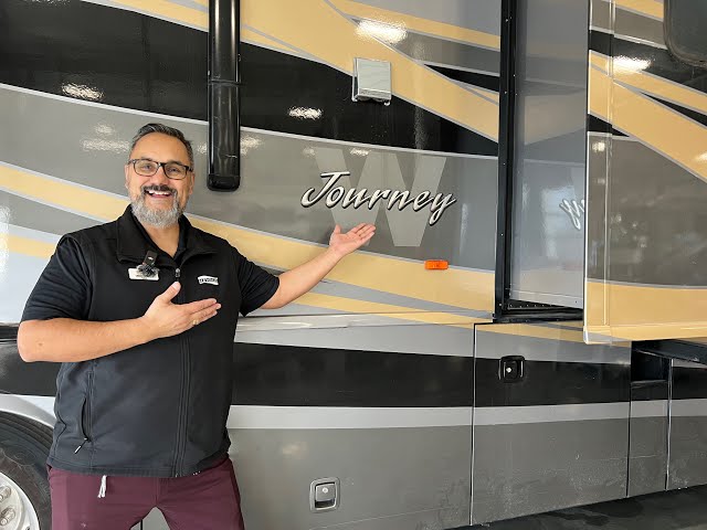 Preview image of 2010 Winnebago Journey 40L (17U232423) youtube video