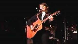 Kim Townsend performing &quot;Someday Soon&quot;