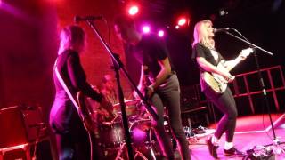 Beverly band - Lake House