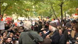 Raw Video: Crosby, Nash Perform for &quot;Occupy&quot;