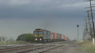 preview picture of video 'EMD power : Interstate 6MC2 : Australian trains and railroads'