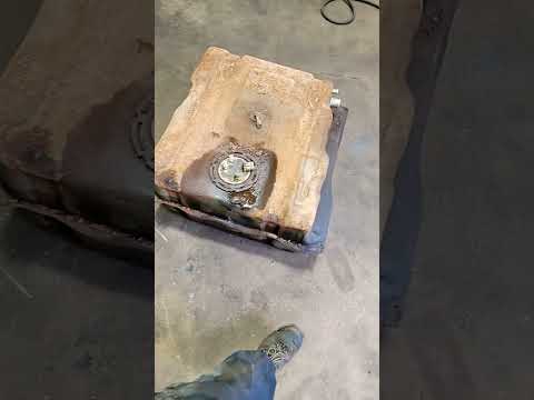 S&B 40 gal AFT axle DIESEL tank CAB Chassis #shorts #fyp #fordtrucks