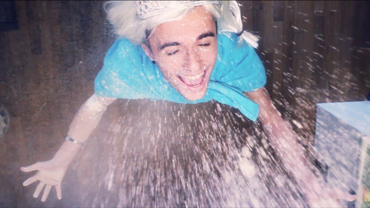 LA REINE DE LA FARINE ! - Question Time 10 thumbnail