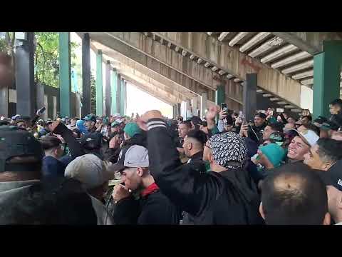 "Tema nuevo la gloriosa banda de chicago vs colegiales !!" Barra: Los Pibes de Chicago &bull; Club: Nueva Chicago &bull; País: Argentina