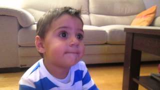 Viendo el Canta Juegos