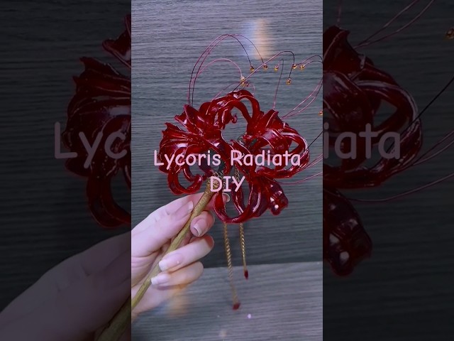 Vídeo relacionado con Calcifer 3 tallos de lirios de araña rojos, flores artificiales de Lycoris (rojo)