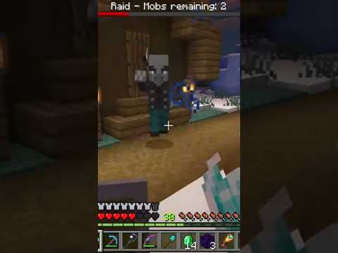 Minecraft fighting Vindicator during Raid #minecraft #bestminecraftclips  #minecraftmemes