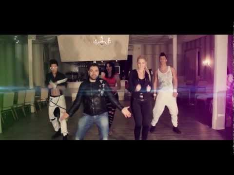 FLORIN SALAM CLAUDIA SI ASU - ITI MANANC BUZELE HIT 2013 CLIP ORIGINAL