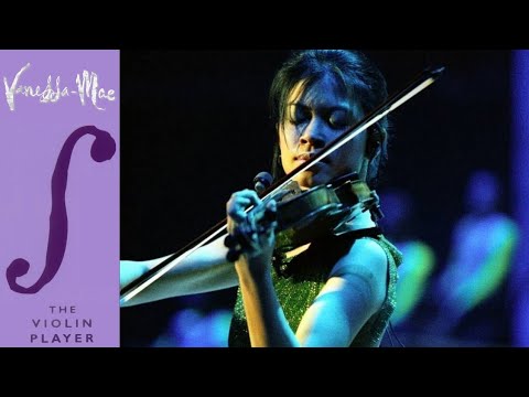 Η [[#Vanessa-Mae [Βανέσσα-Μέι]#]] ερμηνεύει το "Storm" ["Καταιγίδα"] στην πρώτη τελετή των Classical Brit Awards, στο Royal Albert Hall του Λονδίνου (2000). Η σύνθεση διασκευάζει το τρίτο μέρος από το "L'estate" ["Το καλοκαίρι"] των Le quattro stagioni [Οι τέσσερις εποχές] του [[#Antonio Vivaldi [Αντόνιο Βιβάλντι]#]]. Οι απότομες επιθέσεις του δοξαριού, οι εναλλαγές έντασης και η κίνηση του σώματος κάνουν την καταιγίδα της προγραμματικής μουσικής σχεδόν ορατή. Σε αυτό βρίσκεται η παραστατικότητα της ερμηνείας.