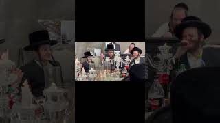 ברית אבריימי גולדשטיין מלכות בניצוחו של פנחס ביכלר והבעל המנגן זנוויל וינברגר ובנצי קלצקין
