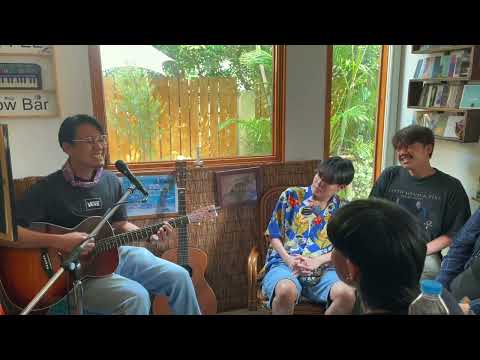 Good Morning - Penguin Villa (live at JOG Coffee)