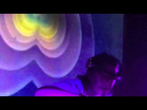 Axwell mashing up 3 songs and an acappella!!