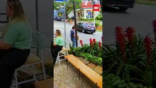 Médico tem celular roubado em SP enquanto aguardava carro #shorts