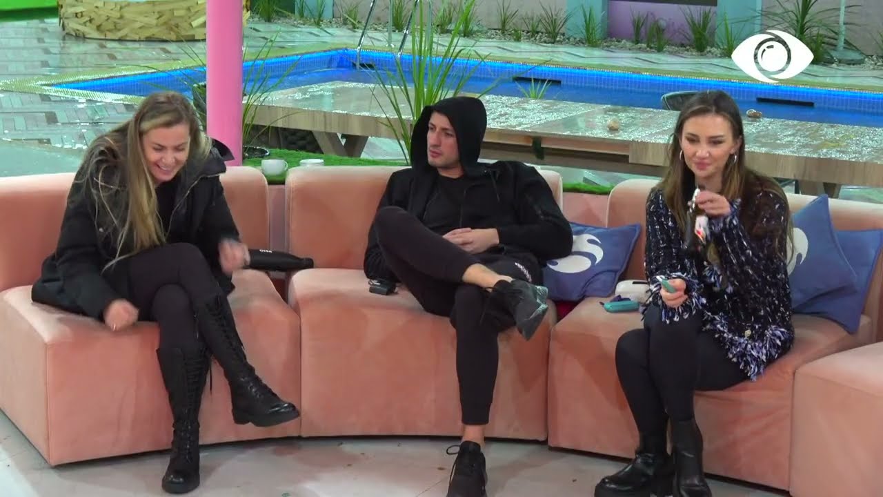 Olta rrëfen njohjen me partnerin