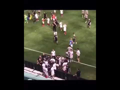 Virgil, Henderson and Robertson all went up to Gnagnon at full time.