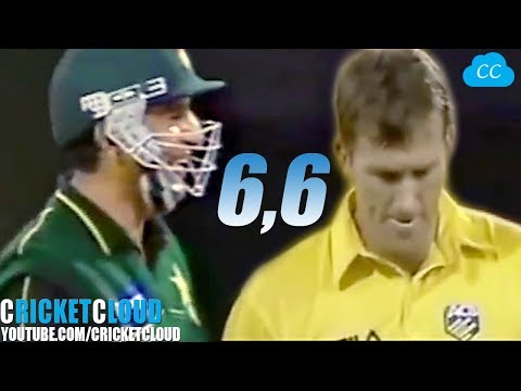 Wasim Akram Hit BACK TO BACK SIXES vs McGrath !!