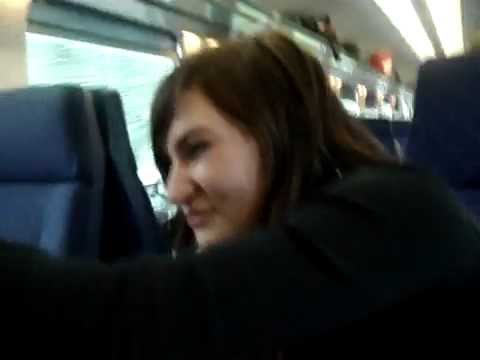 Elo embrasse un inconnu! :D