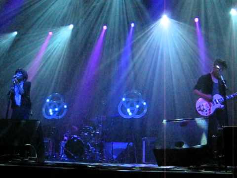 School of Seven Bells - "When You Sing" @ Fox Theater