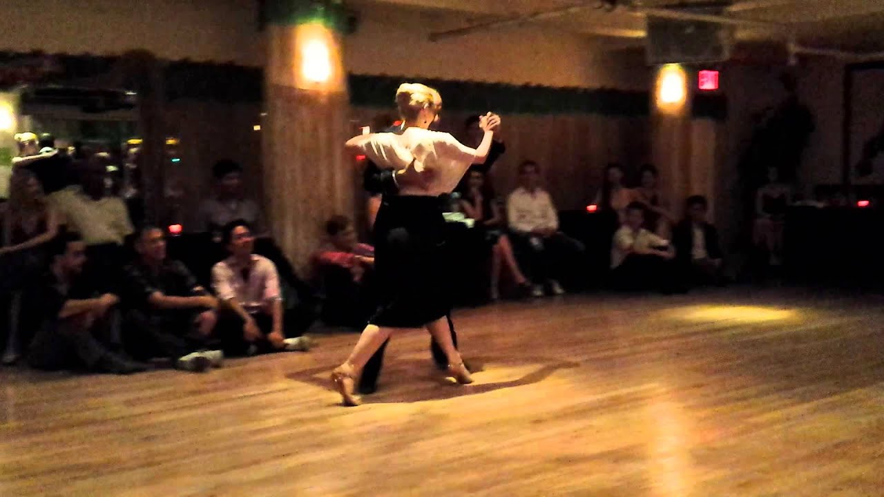 Argentine tango: Claudio Villagra and Helena Fernandez - Ilusion azul