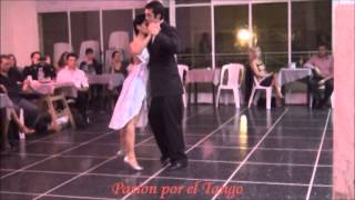 YANINA VILLAGRA y ROLANDO VALDIVIA bailando el tango PERCAL en FLOREAL MILONGA