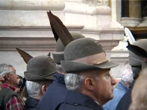 via all'adunata degli alpini a bergamo