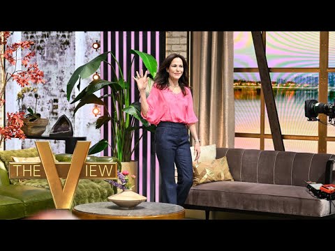 Mary-Louise Parker Talks New Stephen King Series, Working With Whoopi Goldberg | The View