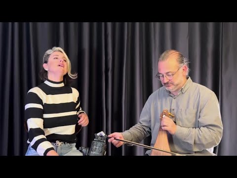 Dilek Türkan Ft. Derya Türkan - Kırmızı Gülün Alı Var