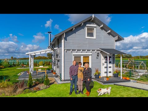 Family of 3 SMALL WOODEN CABIN - 58 sqm with traditional stove