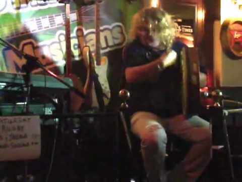 That's how to play a bodhrán