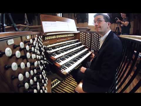 J. S. Bach - Toccata in D minor (played by John Sherer on Chicago's largest pipe organ) Video