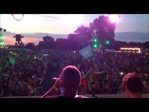 TOMORROWLAND 2014 - BIGGEST SITDOWN