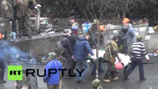 Ukraine: Police captured by armed protesters