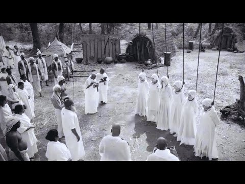 गाँव को ज़िंदा मारा भूतो को | Movie Name : QATIL SAYA - Iruttu (2019) | Horro Movie Scene