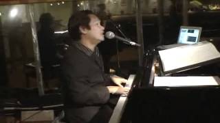 兩隻蝴蝶 (Liang Zhi Hu Die) Performed By Nomer