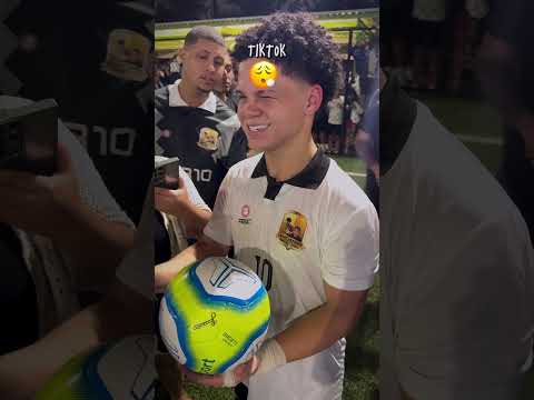 faz pose pra foto.. 🫡📸 #fy #futebol #foryou #jogador