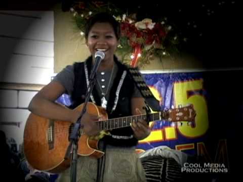 92.5 KISS FM'sToy-A-Thon at Westfield Mall Part 2 - Pricilla Renea sings Dollhouse