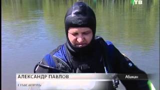 Водолазы обследуют пляж. Находки на дне реки