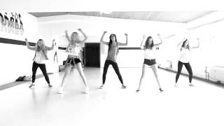 ZUMBA BEYONCE - MUEVE TU CUERPO (Move your body - Spanish version)