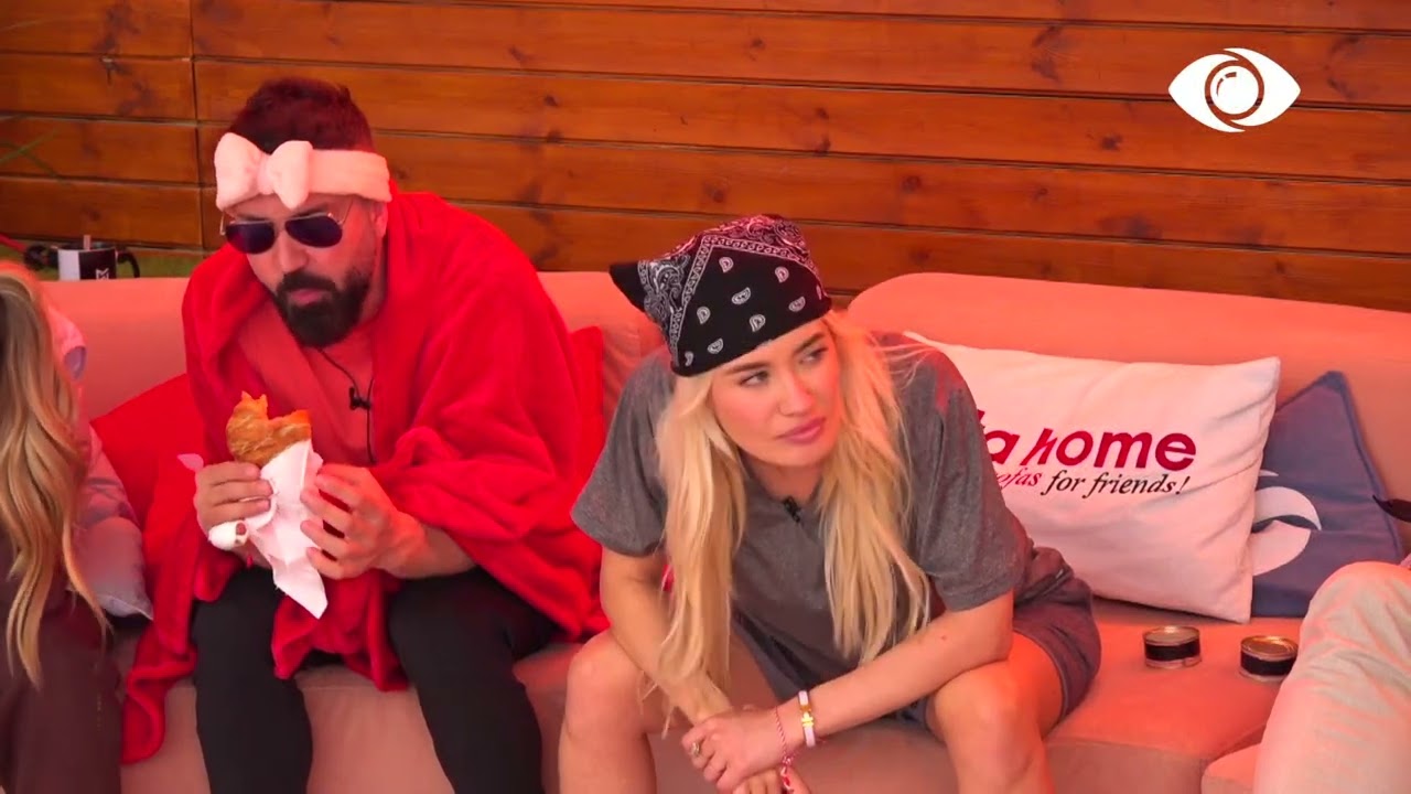 Banorët imitojnë njëri-tjetrin, debate dhe batuta