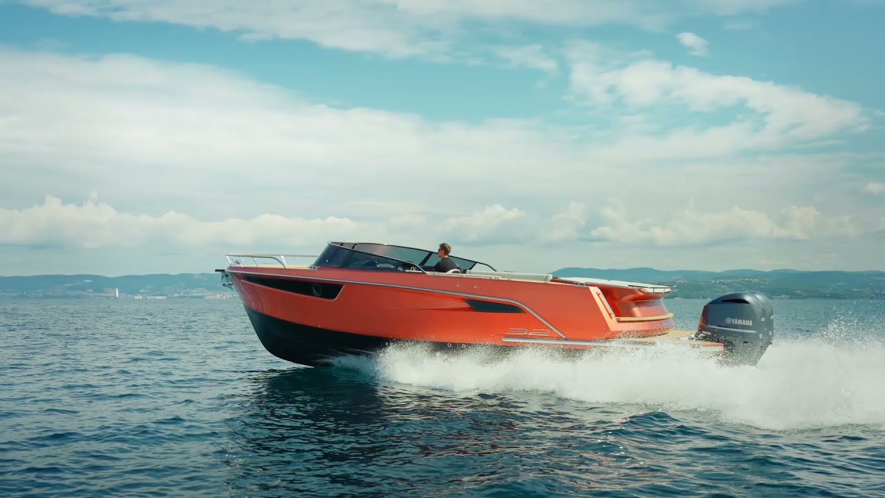 Официальный трейлер 32 Cabin Outboard