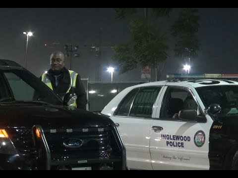 LA-Stadion-Sicherheitskräfte rufen Polizei wegen Mädchen Copwatcher