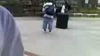 d riles (hit da bitch wit a bottle.3g2)