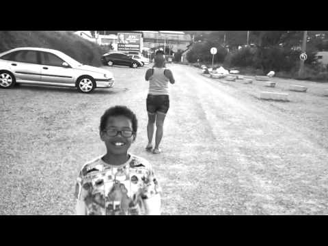 Maalkhema - La Vi Bel (clip officiel)