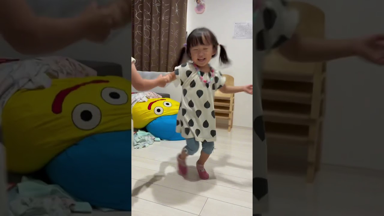 ぐるぐる回る！走る！三つ子の室内遊び！！ #三つ子 #育児 #室内遊び #kids