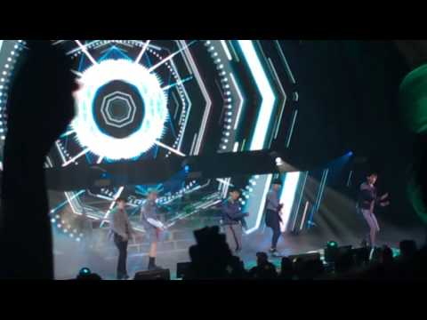 170319 SHINee World V in Toronto